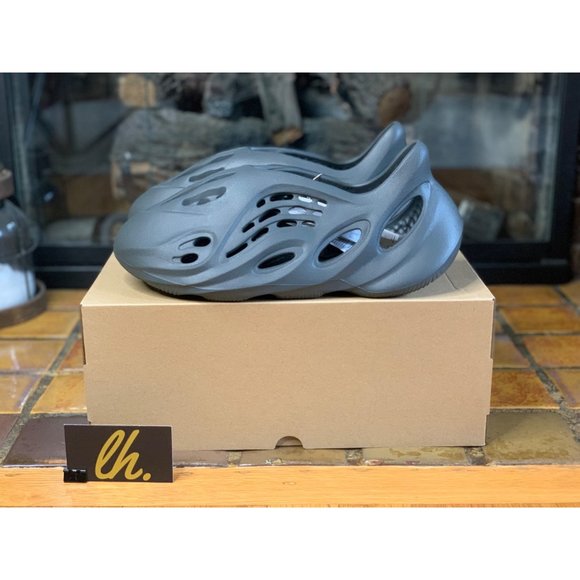 Yeezy Other - Mens 9 Adidas Yeezy Foam RNR “Carbon” Athletic Shoes IG5349